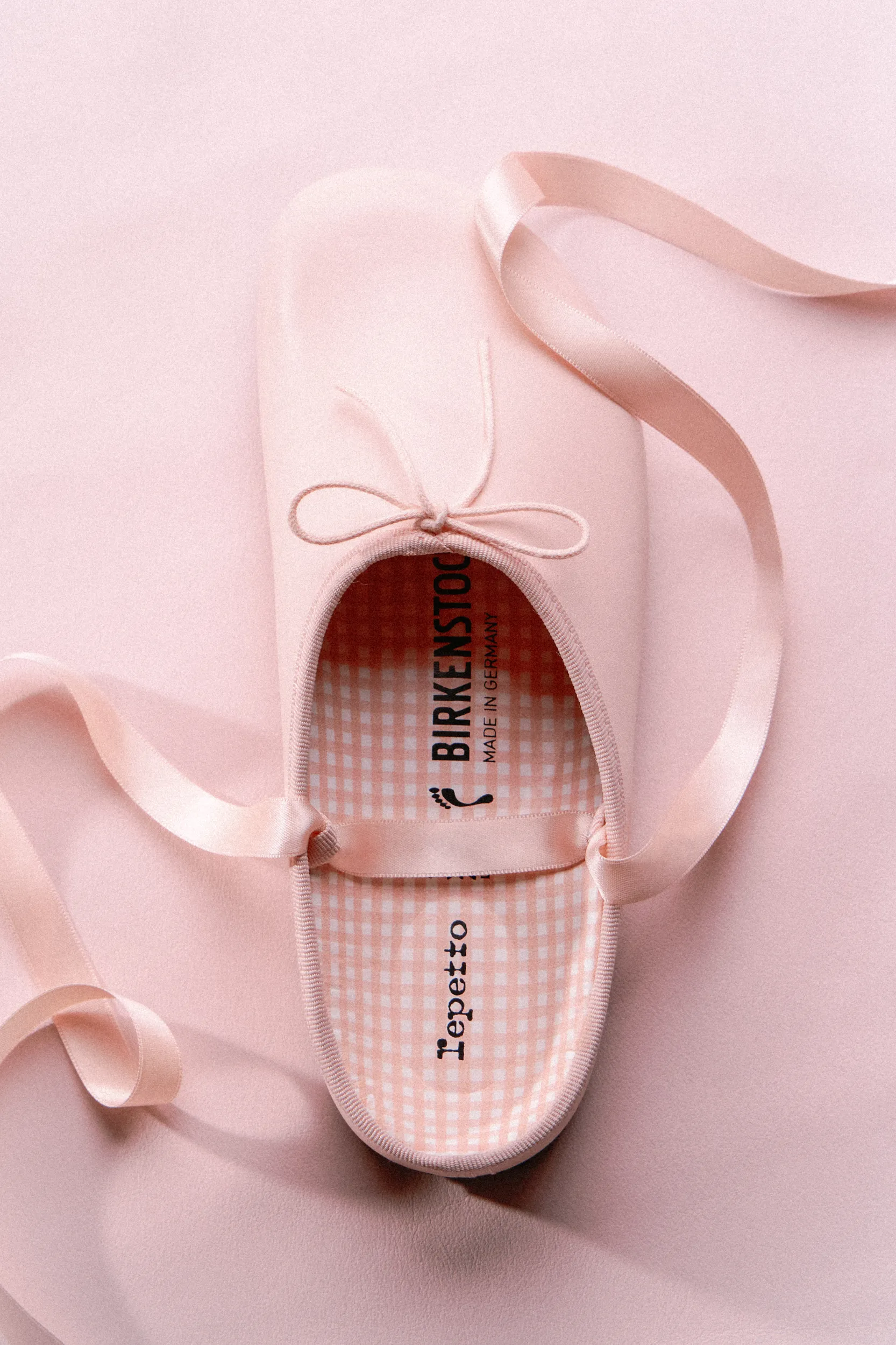 Birkenstock與Repetto夢幻聯名轟動，「勃肯木底鞋」與「芭蕾舞鞋」的新混血